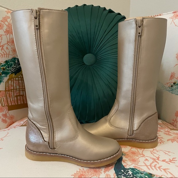 Kids Full Leather Boots 👢 Gold Size 9 new condition barely worn! - Picture 2 of 9